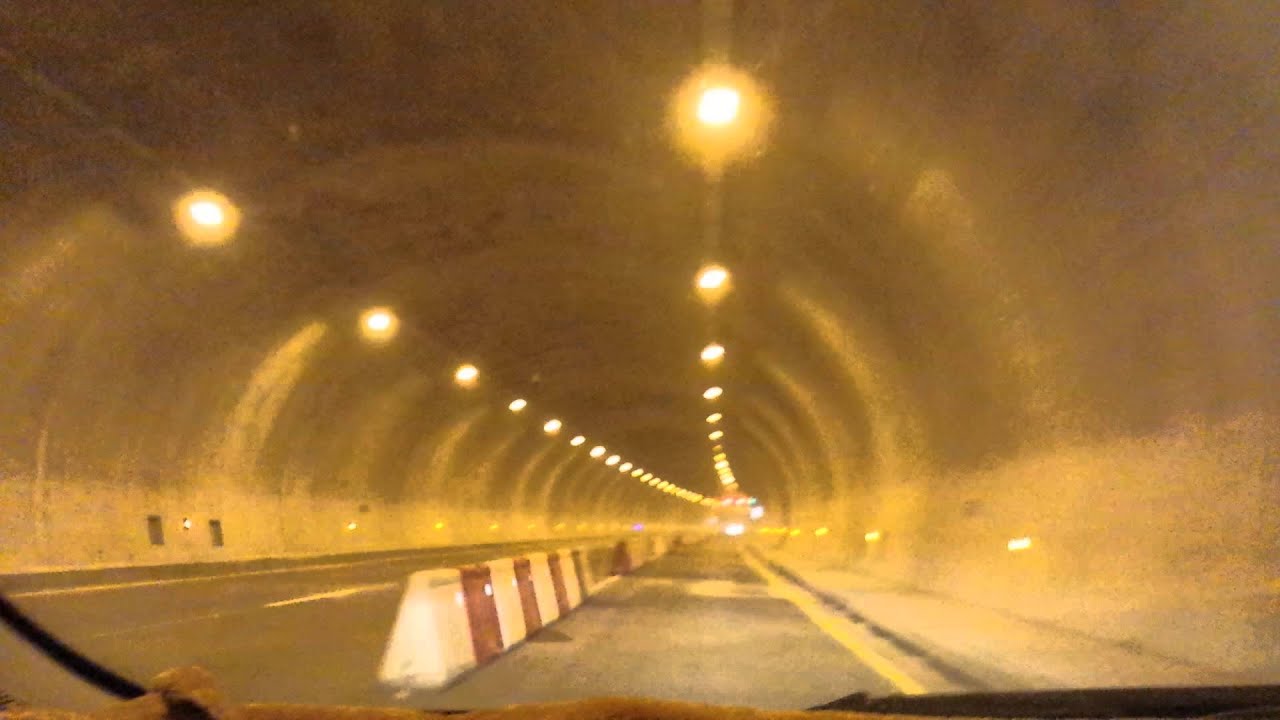 Tunnel T4 d'el Kentour .... Autoroute Est-Ouest : Tronçon Skikda-Constantine