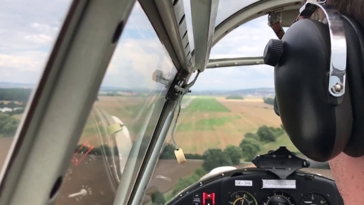 Přistání s historickým letounem Zlin Z-126