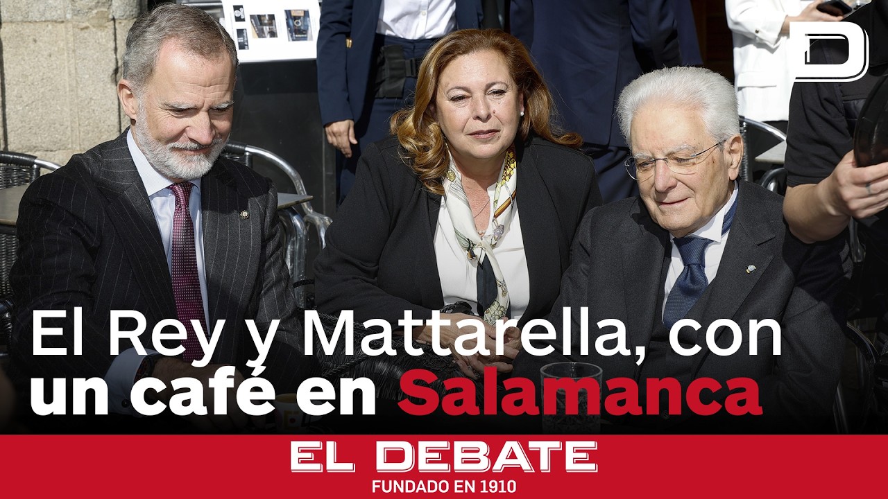 El Rey se sienta a tomar un café con Mattarella al sol en una terraza de la Plaza Mayor de Salamanca