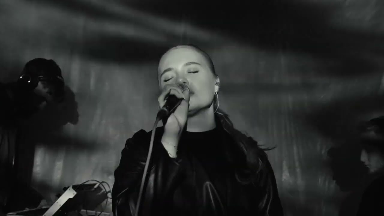 Tonic Walter & Nina Nst - Reflections (Live Session)