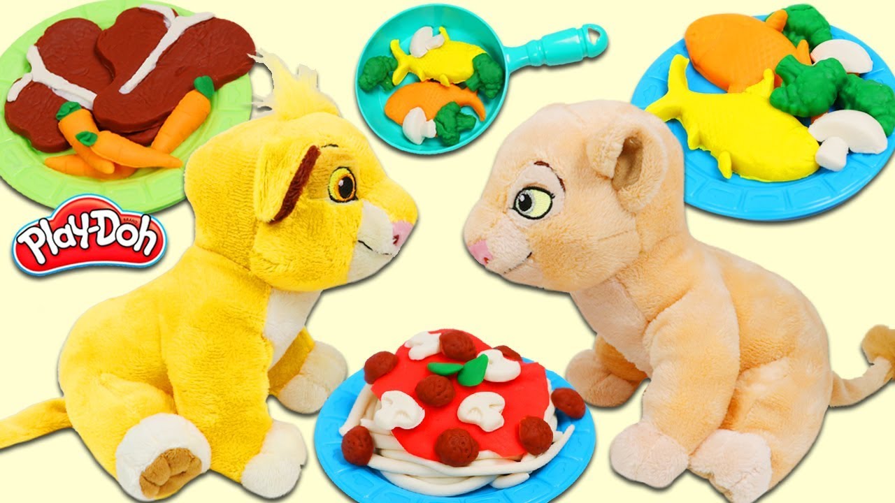 Disney Lion King Simba and Nala Have Play Doh Dinner!
