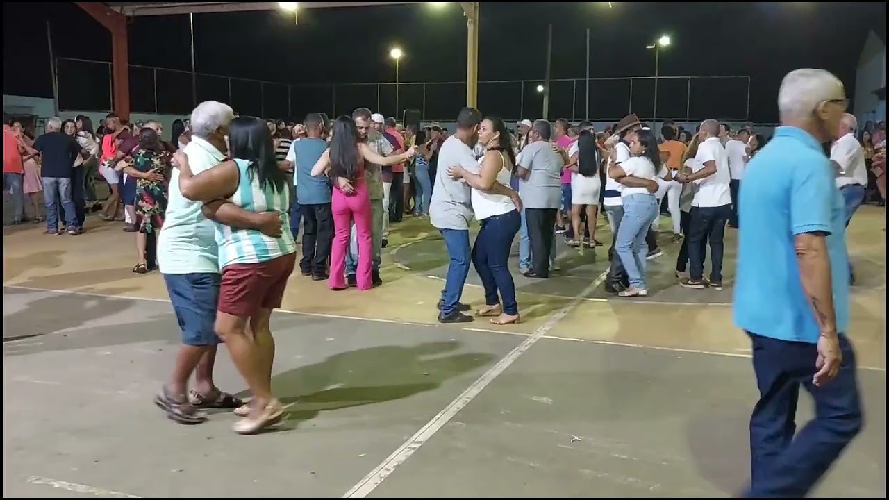 Vamos dança Forro #passossertanejos #Mamonas #roça #vidanaroça #minasgerais #vidareal  #mulherbonita