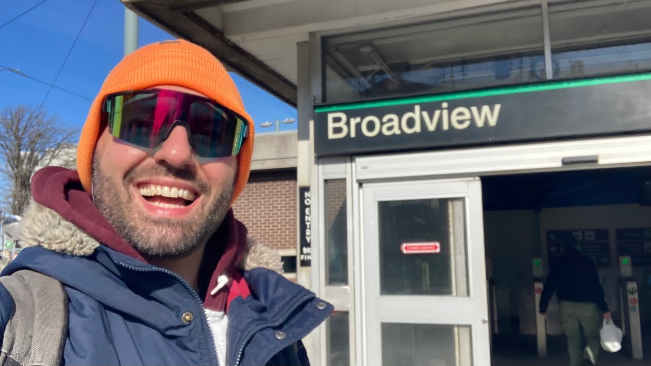 LIVE! Walking through Riverdale Park and Cabbage Town #toronto  #walking