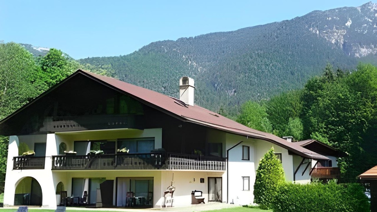 Gastehaus Buchenhof | Garmisch-Partenkirchen, Germany | Hotel Review 🏩
