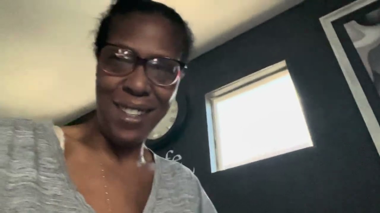 J.O.R.G.I.A. With autism. Mom & Princess👸🏽at home chilling, enjoying the calmness🧩🤍🦋