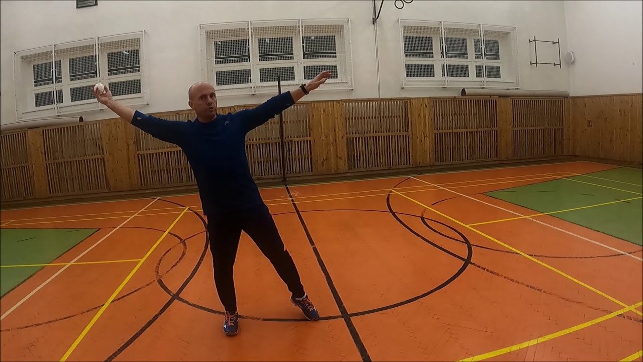 Hod míčkem   1. Odhodové postavení