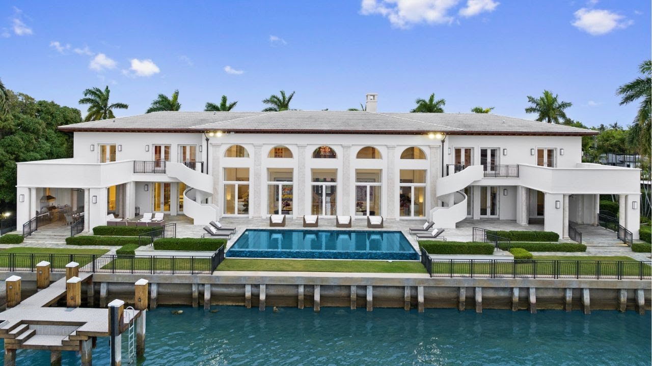 1470 Daytonia Rd, Miami Beach, FL 33141