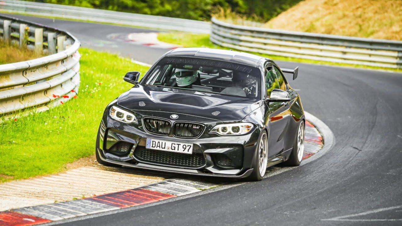 Nürburgring M2 vs GT4 RS