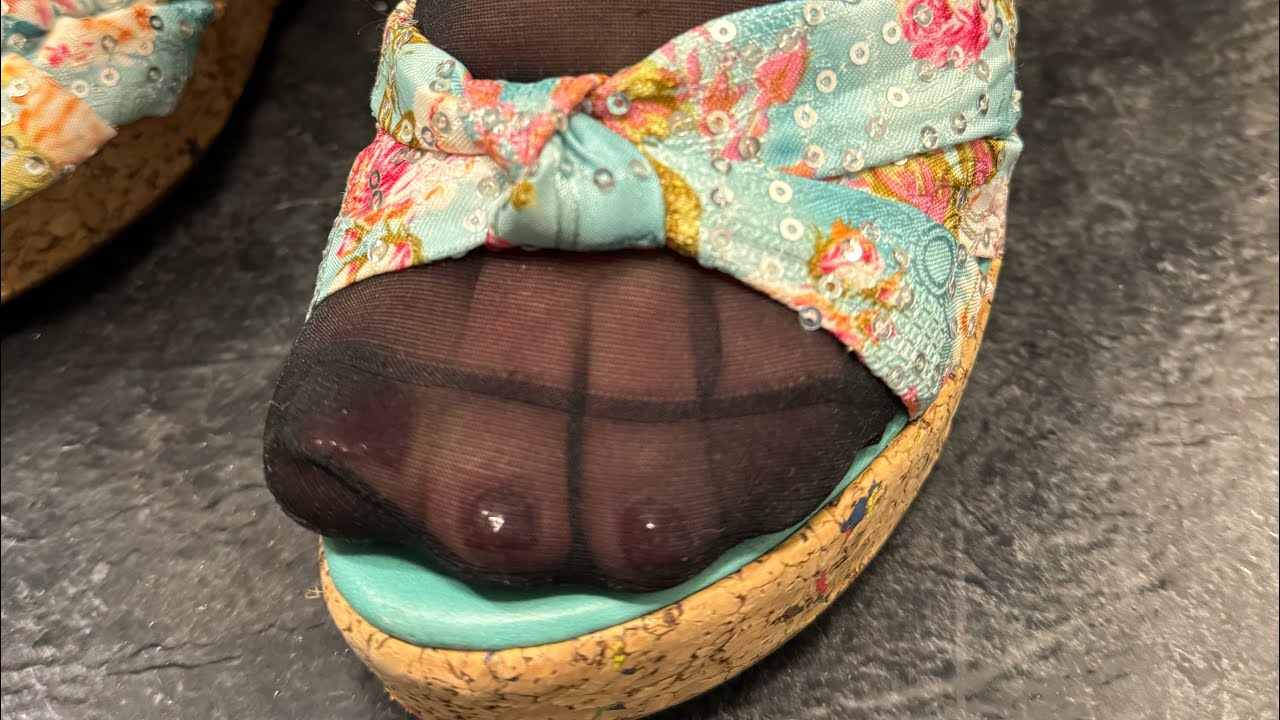 High Heels Try-On | Nylon Stockings & Beautiful Feet with Shoeplay 👠👣