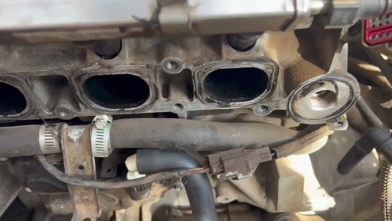 Ford Ecosport 2006, cambio de válvula PCV y manguera de la válvula PCV.
