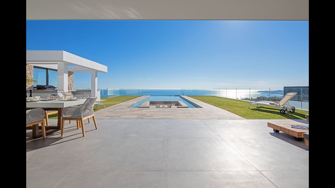 Contemporary luxury villa with panoramic sea views in Benalmadena, Malaga.