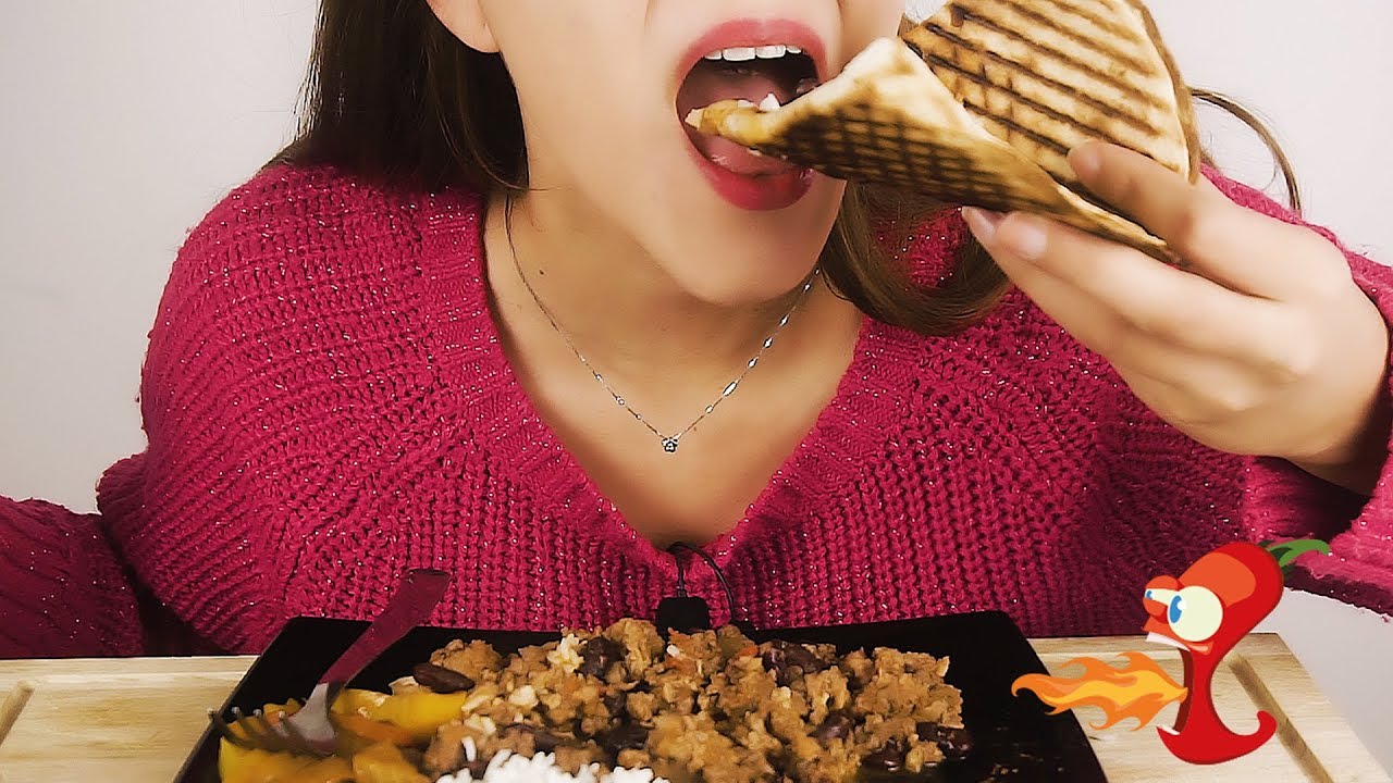 ASMR EATING | Cenamos juntos? Comiendo CHILI con carne | Asmr español | Asmr with Sasha