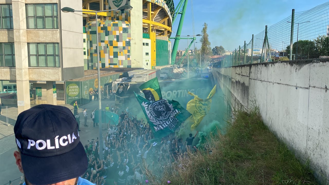 Receção dos adeptos ao autocarro da equipa do Sporting CP no jogo contra a Juventus FC - 20.04.2023