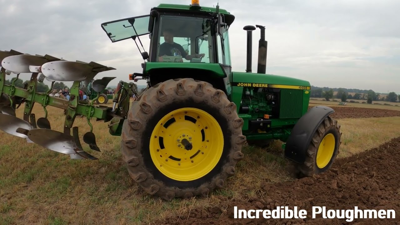 1990 John Deere 4455 7.6 Litre 6-Cyl Diesel Tractor (156 HP) with Dowdeswell Reversible Plough