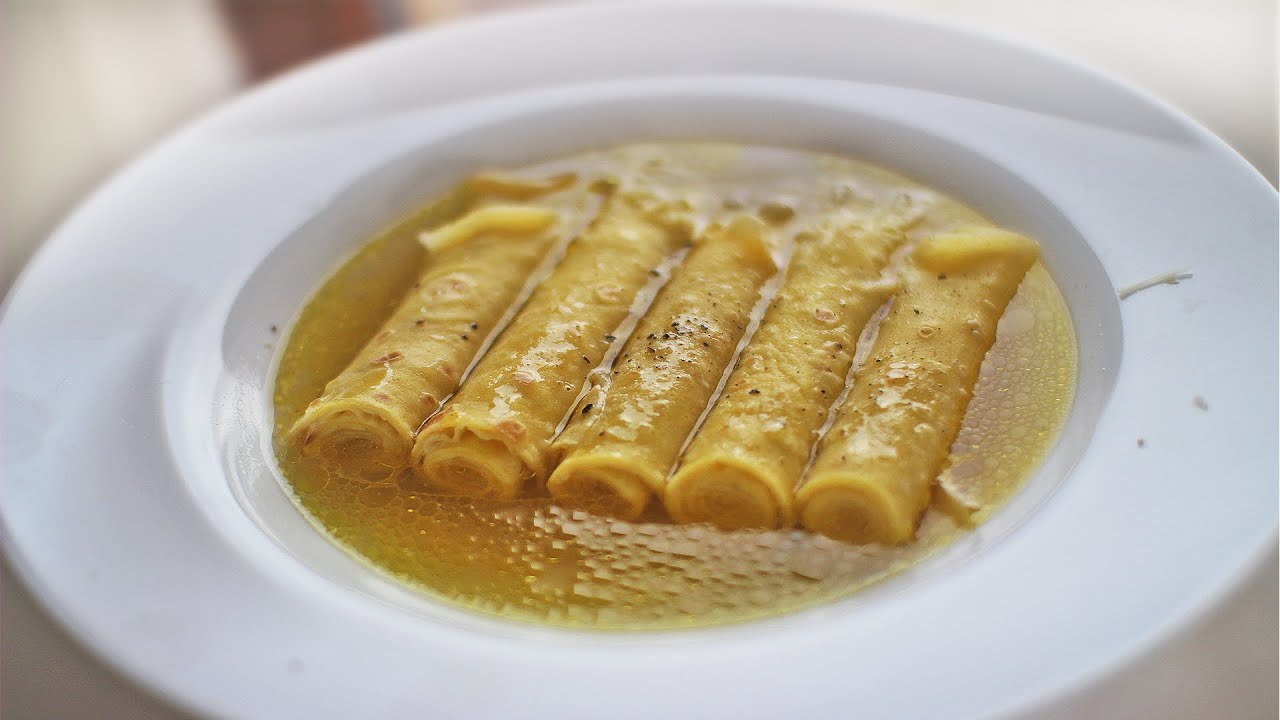 Crepes in Brodo - Supă clară de pui si clătite rulate cu pecorino