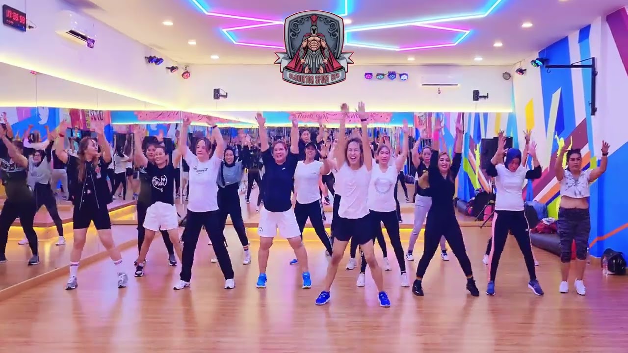 CUAN DENADA | ZUMBA | DANGDUT | AEROBIC | GLADIATOR SPORY GYM PEKANBARU