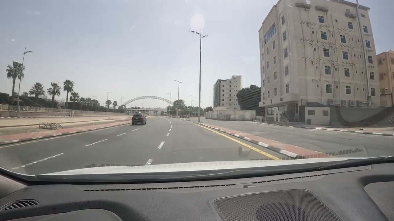 كن على ثقه بالحياه واستمتع مع العالم كونك جزء منها قكن سعيدبنفسك ومن حولك فانت العيدروس في كل مكان