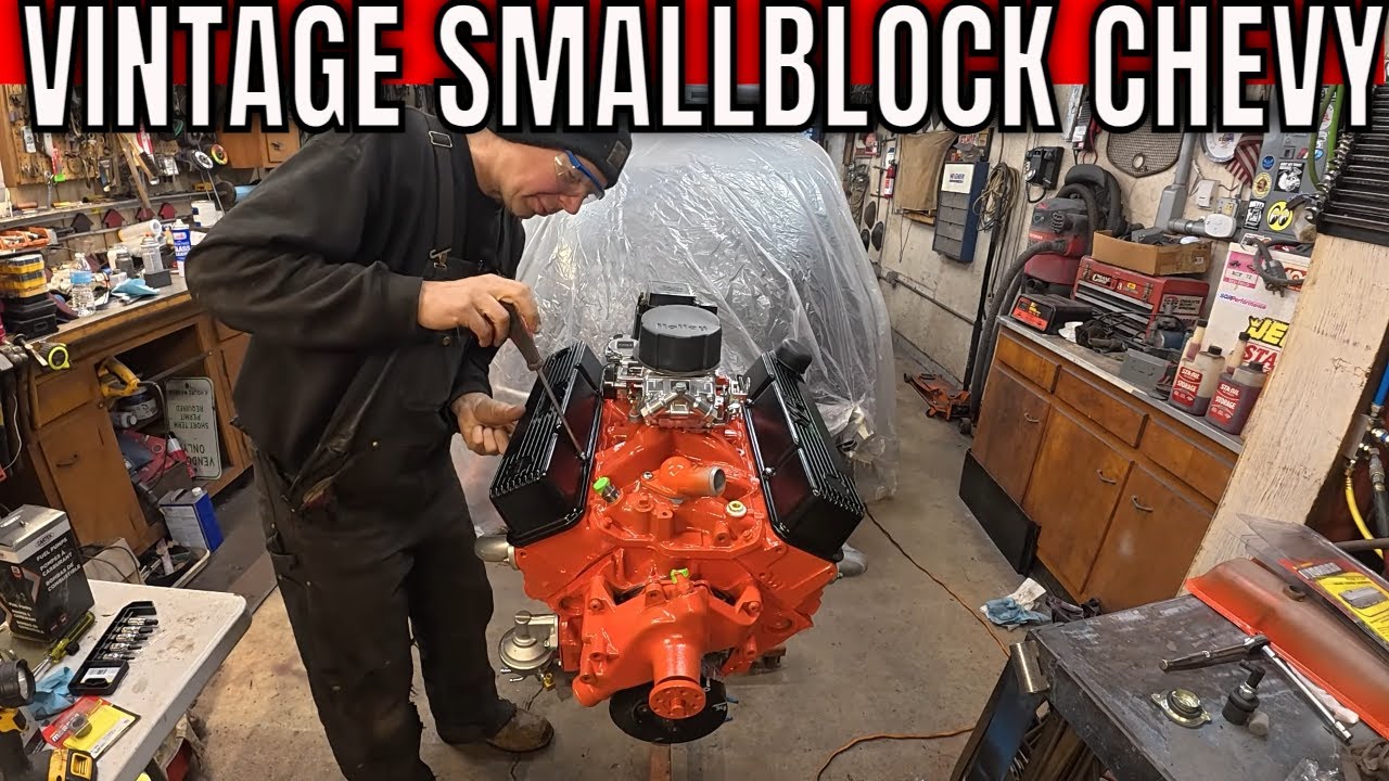 Украшение двигателя Smallblock Chevy винтажными аксессуарами