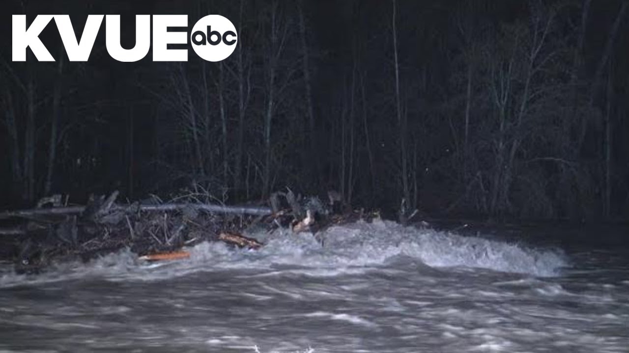 Rivers swell to major flood stage in Washington