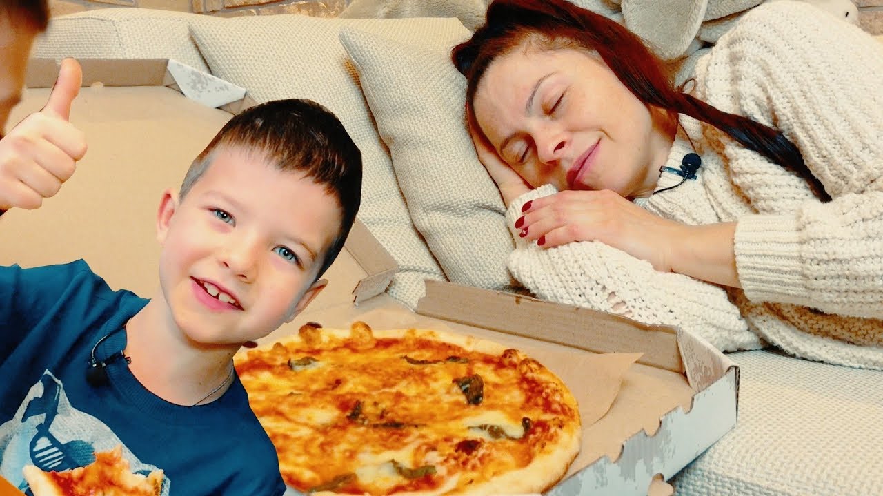 Денис i PIZZA dla mamy