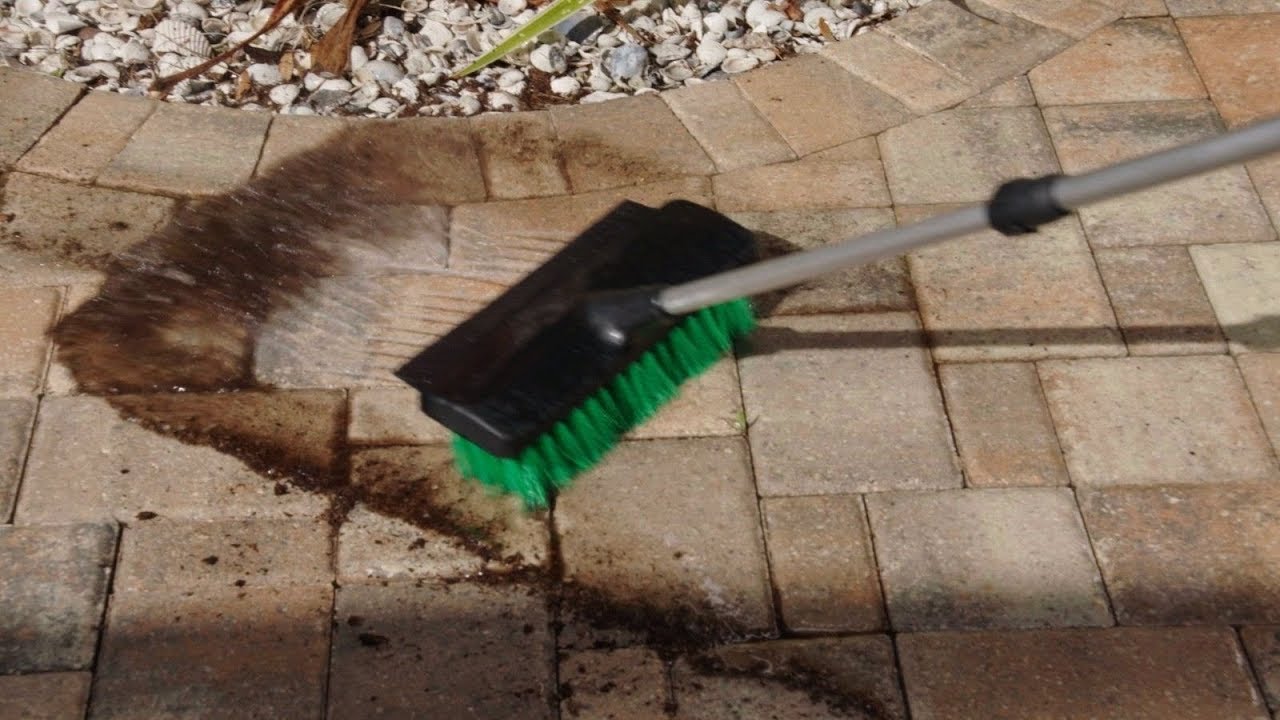 This multi-action broom jet will clean any dirty surface