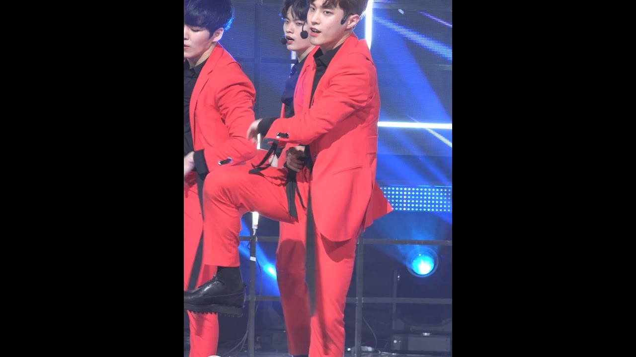 [MPD직캠] 유닛블랙 진석 직캠 뺏겠어 Steal Your Heart UNIT BLACK JINSEOK Fancam @엠카운트다운_170413