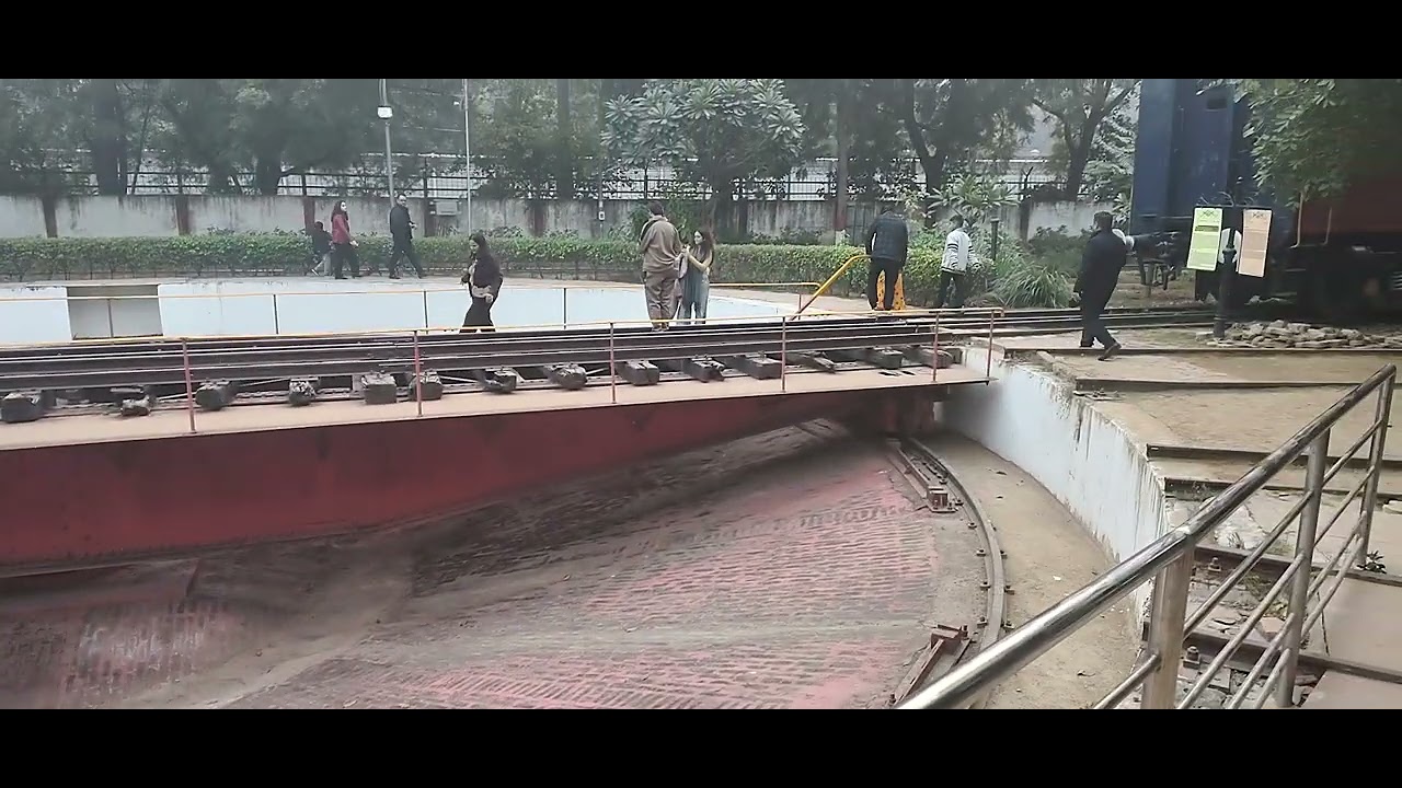 Train engine direction change track