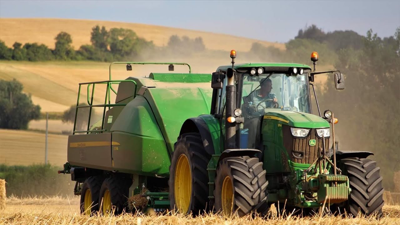 #pressage2018 Un ensemble John Deere au pressage de la paille 2018 ! | John Deere L1534