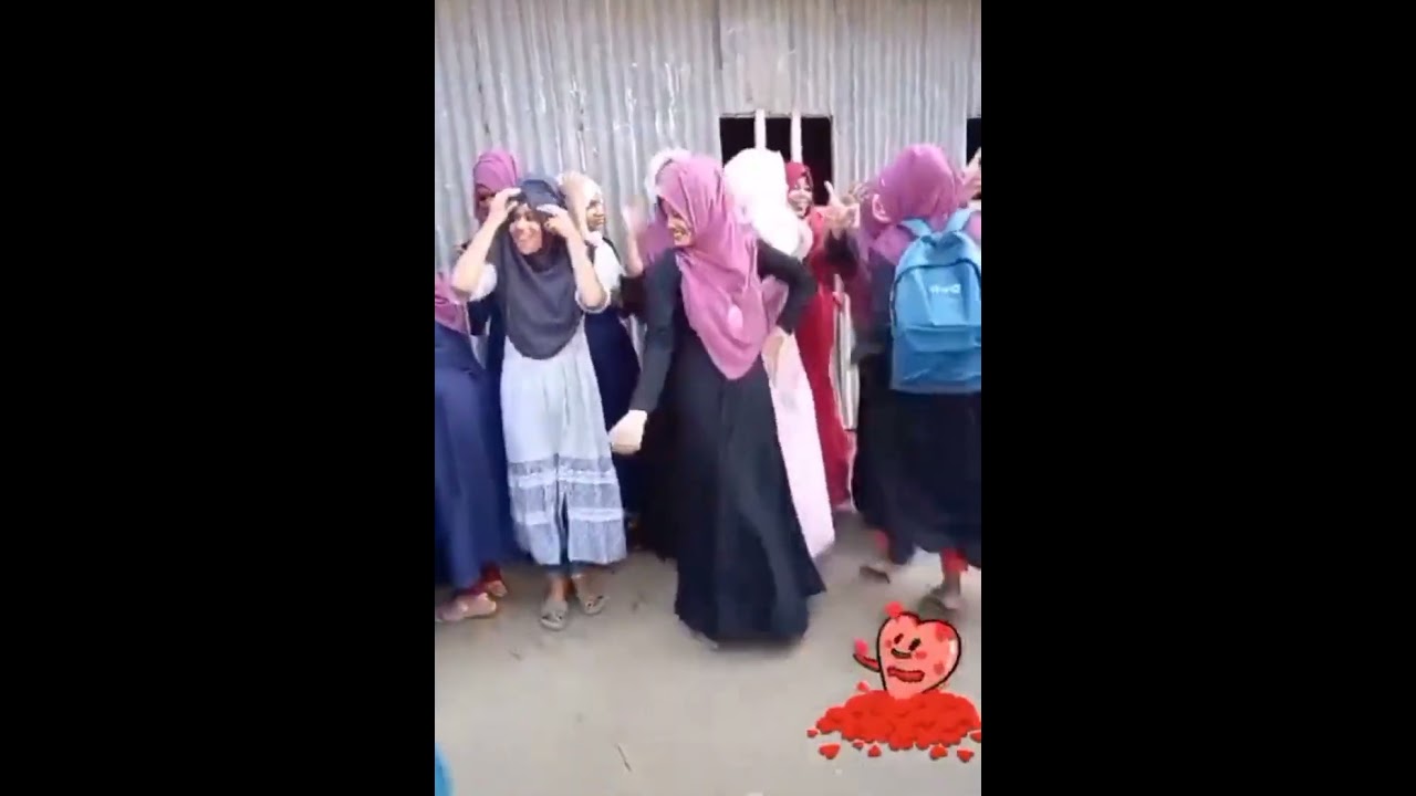 muslim girls dance 🤦🏻haram hai 🙏