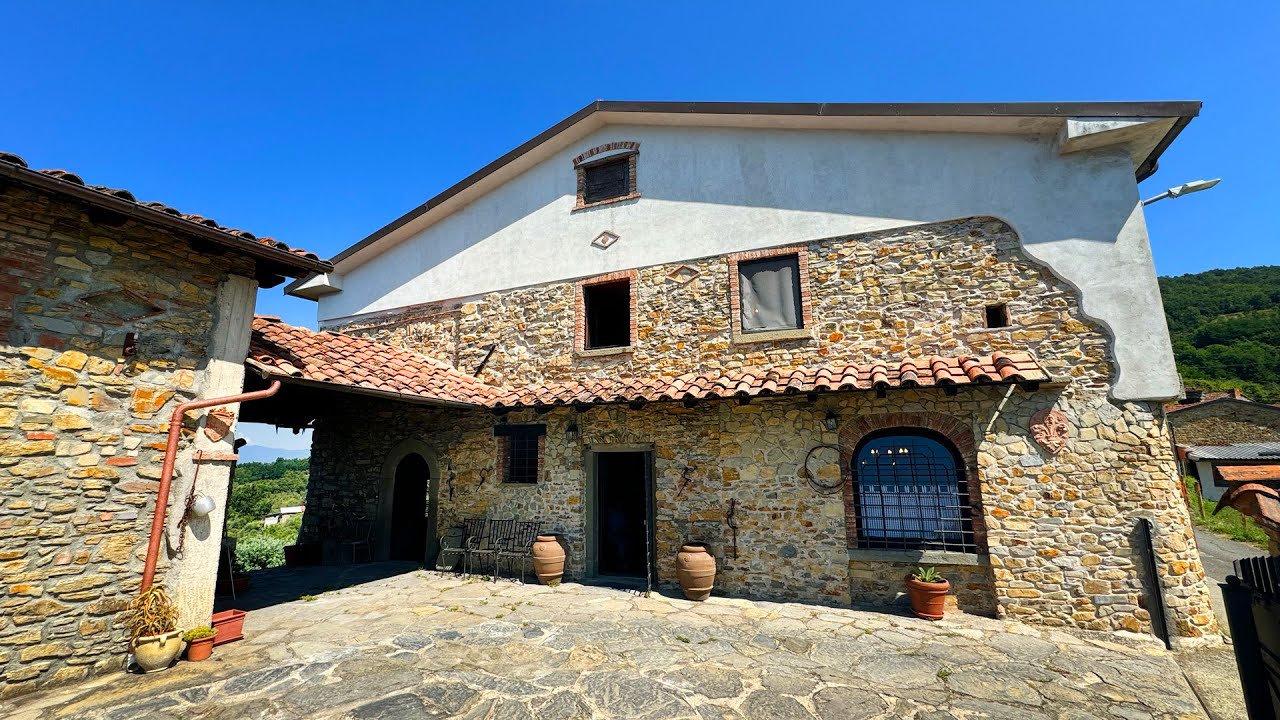 This Move-in Ready Italian House has EVERYTHING!