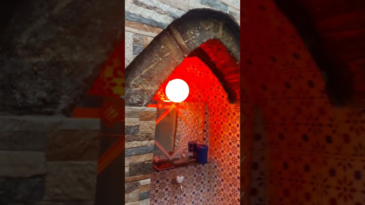 حمام السمرة (نابلس) عمره اكثر من 2000  عام   سمي نسبة إلى الطائفة السامرية الموجودة في نابلس