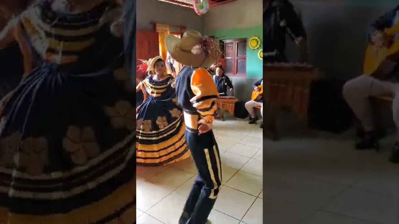 AL SON DE LA MARIMBA . AUTOR LUIS MANUEL PALACIOS.