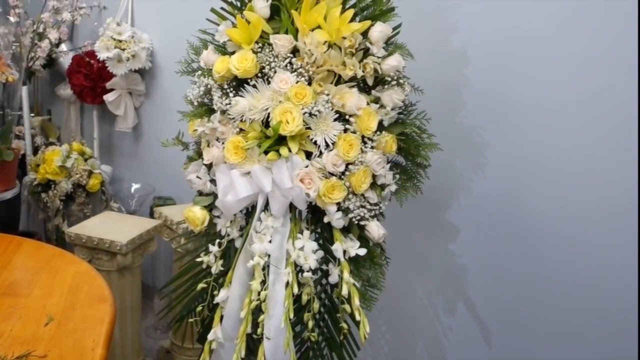 How to make a standing spray arrangement