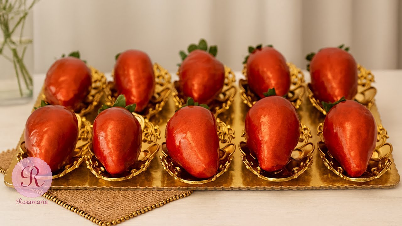 RECEITA DE MORANGO DO AMOR. NO BRILHO DO CARAMELO, UM REFLEXO DE AMOR ETERNO! #morangodoamor #doces