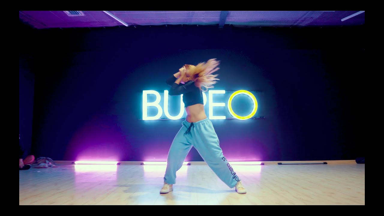 TOA LA VIDA - NICKY NICOLE FEAT MORA// JUULSPERI
