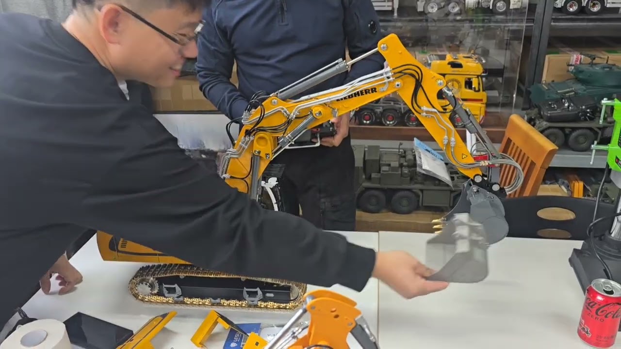 008 Family and Lesu 956/Cut914 Hydraulic Excavators(좋은 분들과의   소중한 추억) 