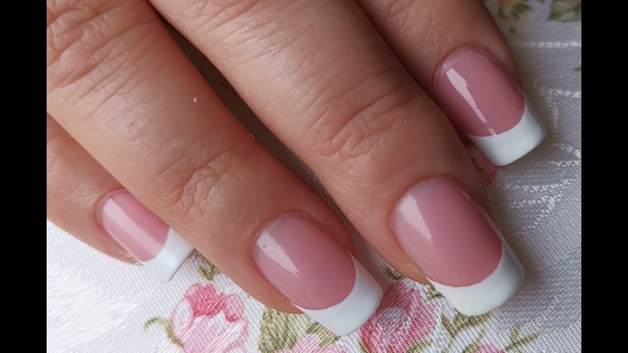 Click It- Press on nails mit klassischem French
