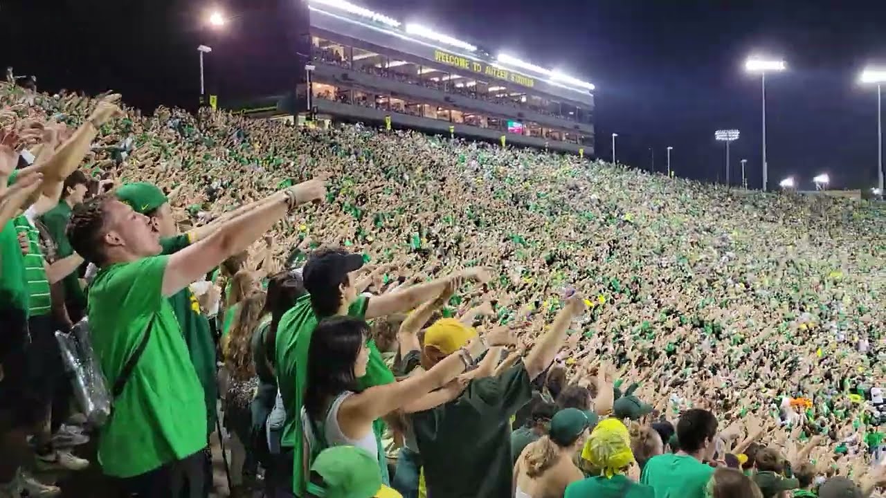 2022 Oregon Ducks Stanford Sing a long Sweet Caroline