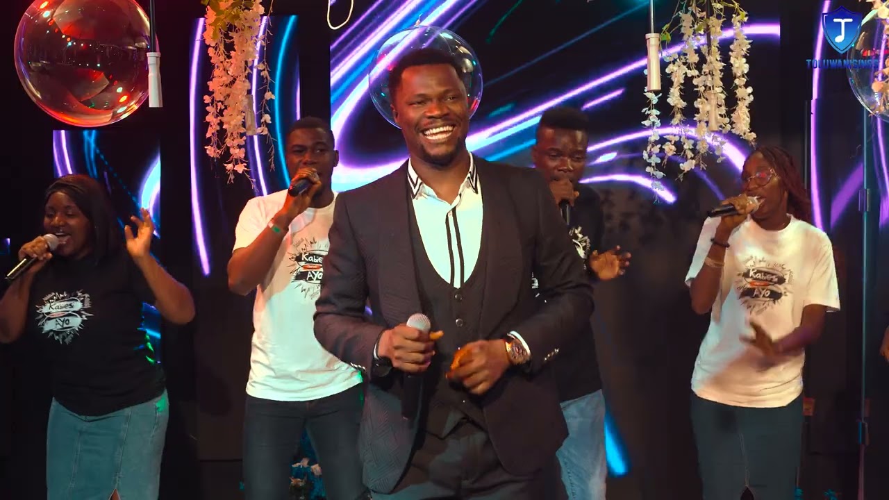 UNRESERVED PRAISE with toluwanisings(VOL 2)