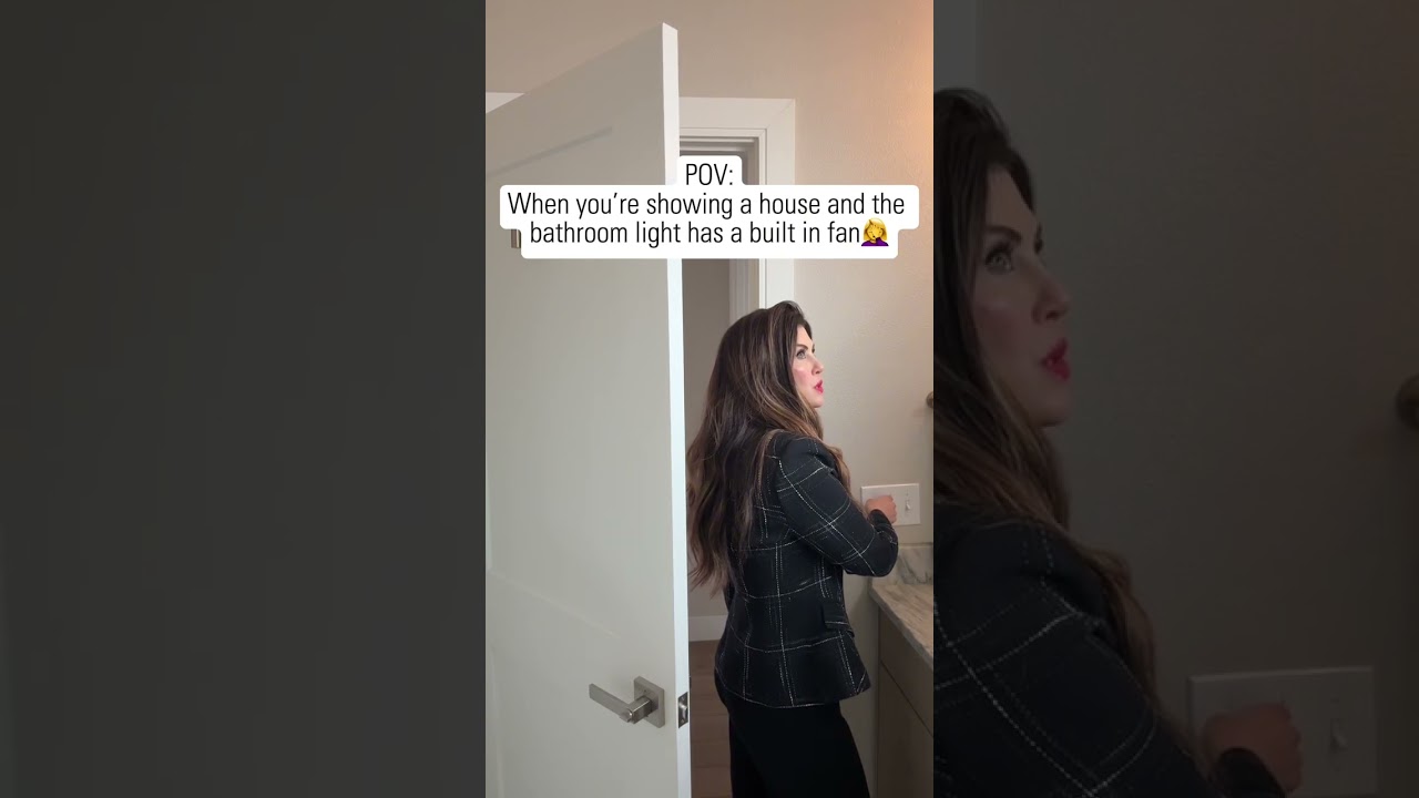 Just another perfectly awkward moment from a home tour 😂