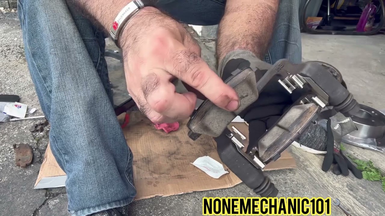 2010 Kia Soul Rear Brake Pads and Rotors Replacement