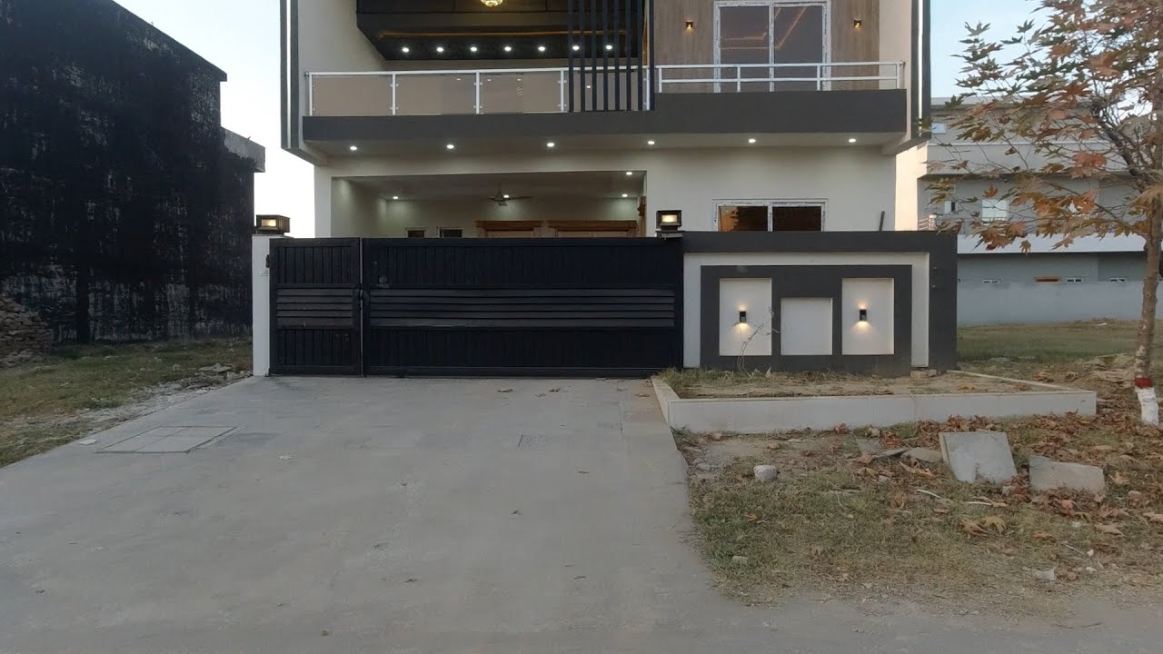 8 MARLA HOUSE FOR SALE IN BLOCK E MPCHS - MULTI GARDENS B-17 ISLAMABAD