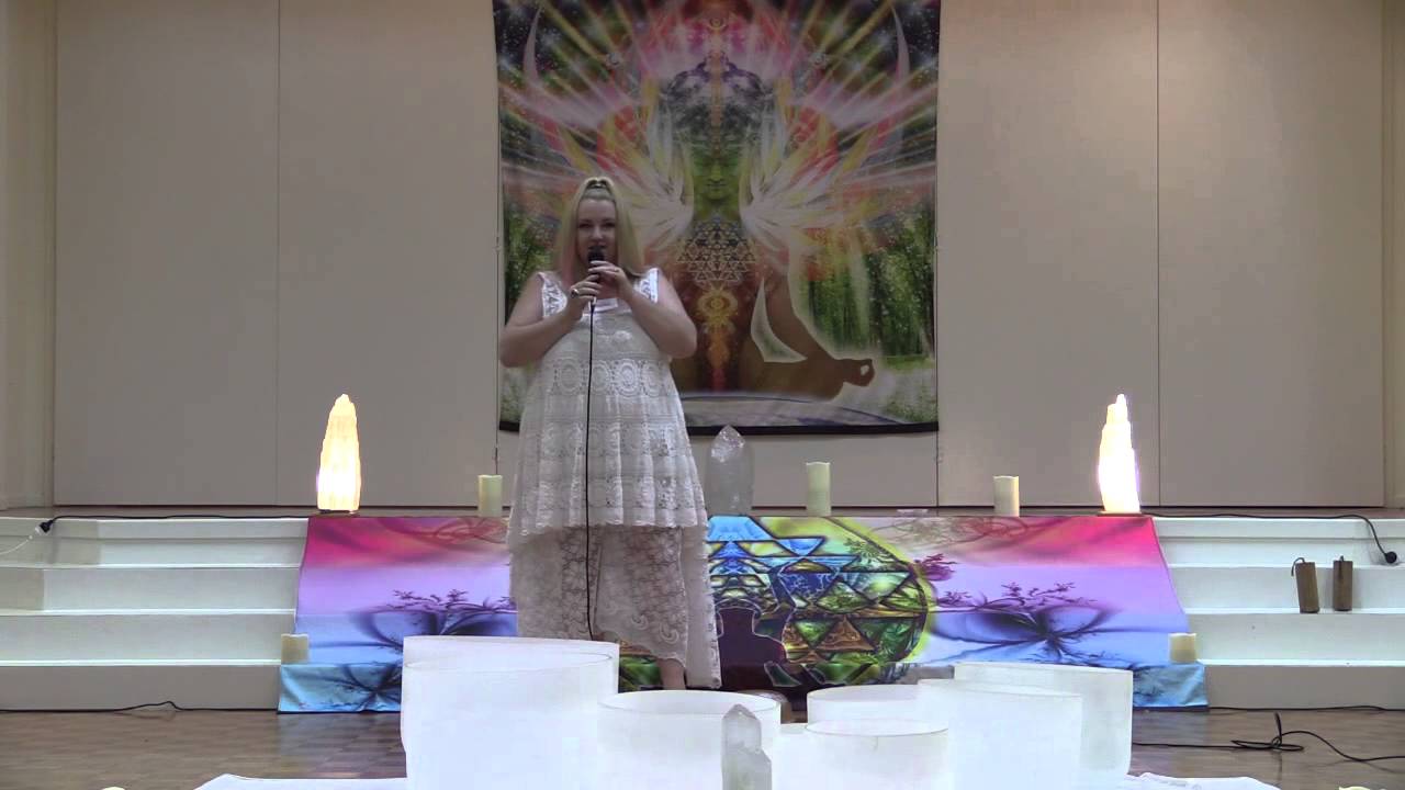 Pyshic Readings by Debbie B Mewes at the Infinite Connection Gathering