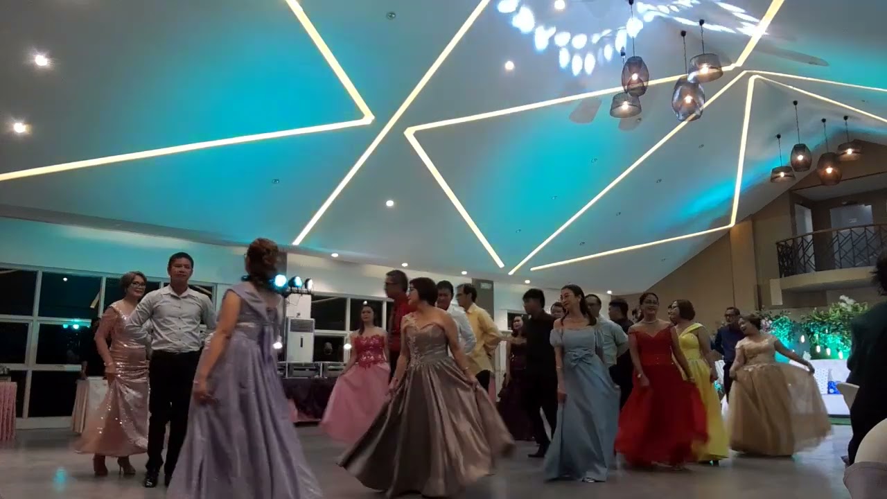 The cotillion de honor / traditional waltz