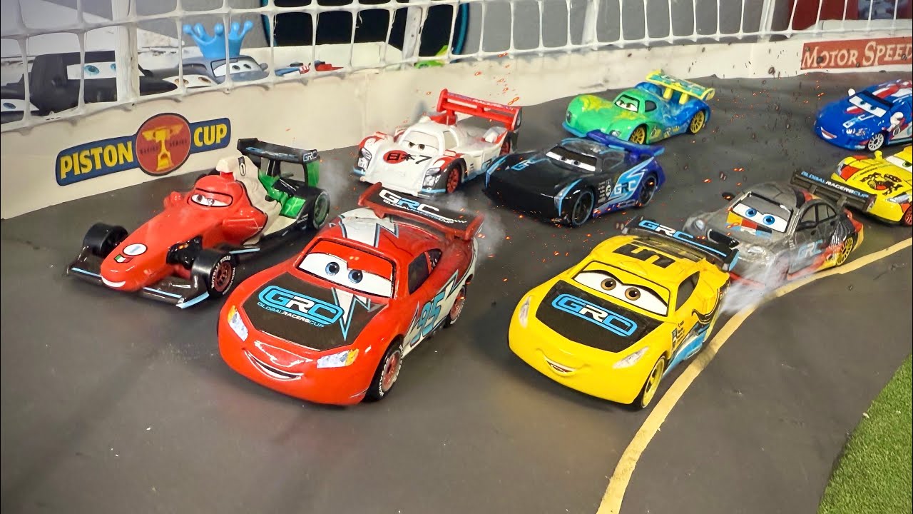 Распаковка и обзор литой модели Disney Cars GRC Racers