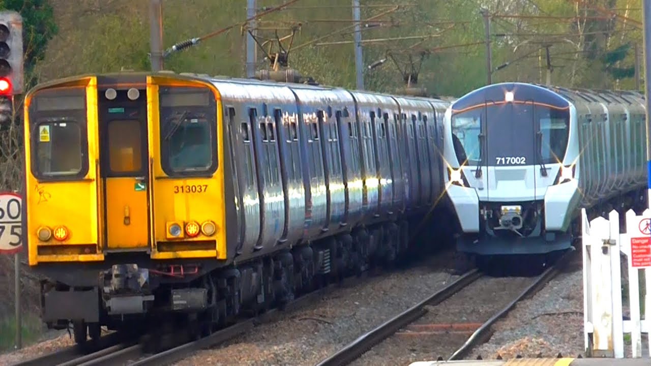 Trains at Grange Park - 09/04/19
