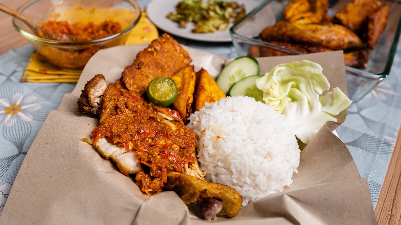 Ayam Gepuk ala Pak Gembus | Pedas Berapi Sedap Banget!