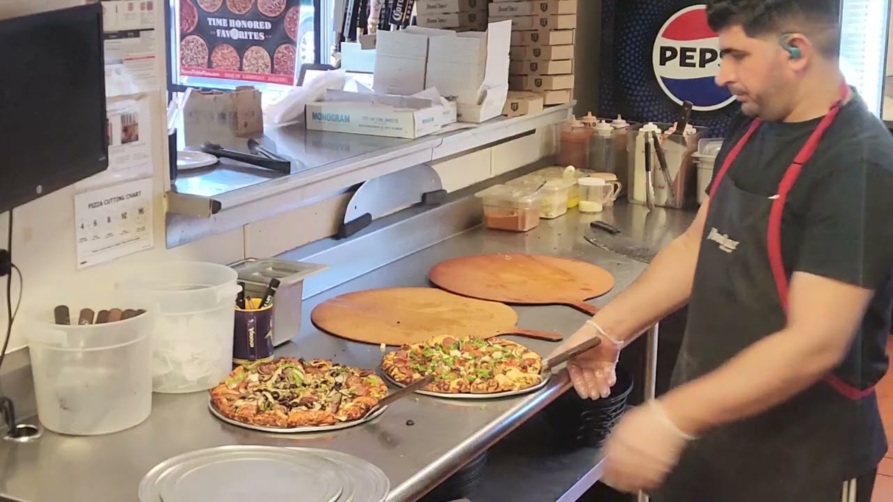 ROUND TABLE PIZZA  #usa #pizza #food #fastfood #pizzalover #italianfood #pizzafood #pizzatime #Lodi