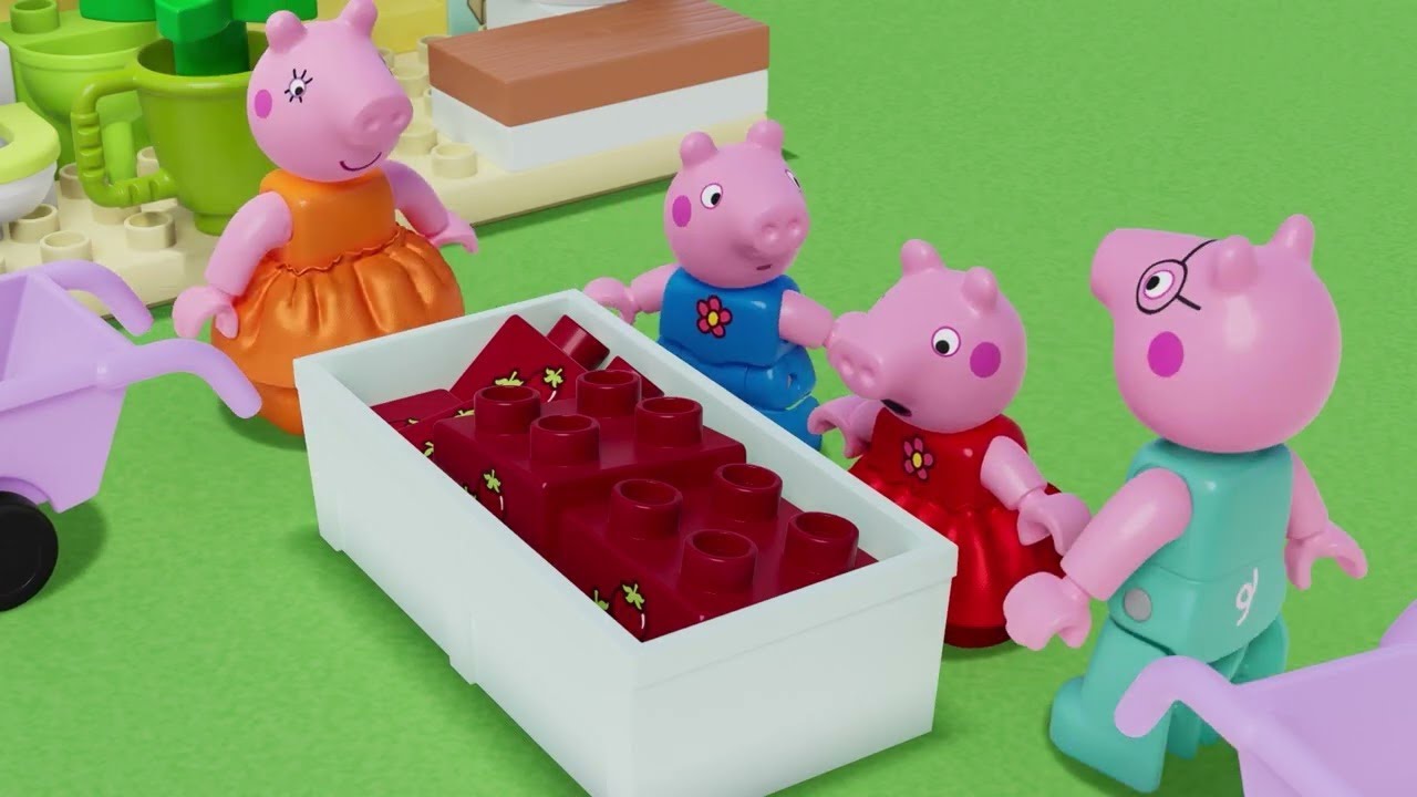 Christmas Cake Baking! 🎂 🐽 Peppa Pig LEGO DUPLO 🟠 HasTV Play
