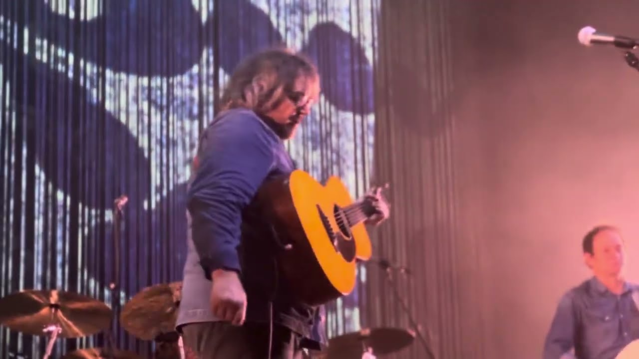 Bird Without a Tail / Base of my Skull -  WILCO live@TivoliVredenburg Utrecht 27-8-2023